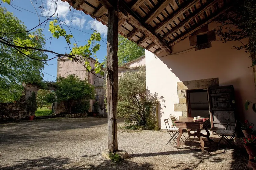 Chapel Garden House del af 17th C Palacio de Hualle Comillas / strande - Image 1