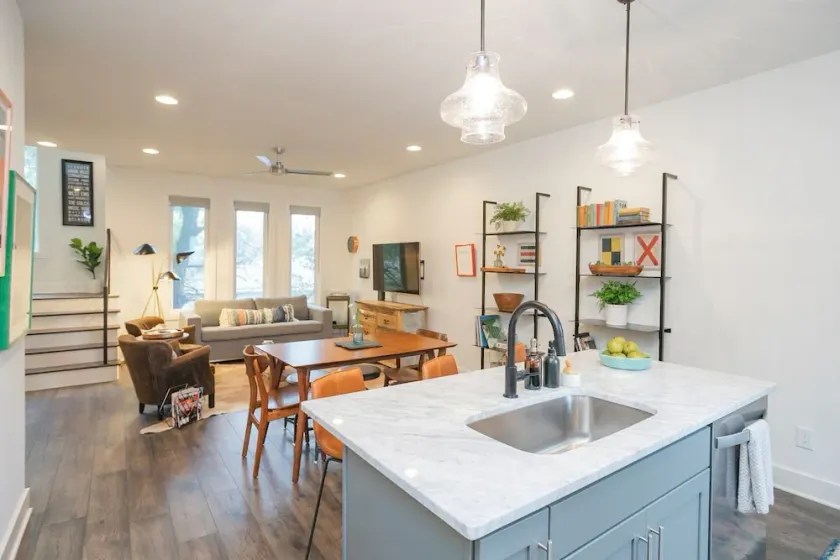 East Nashville Townhome | 2 Balcony Suites, Private Garage, 3 Mi Downtown - Image 1