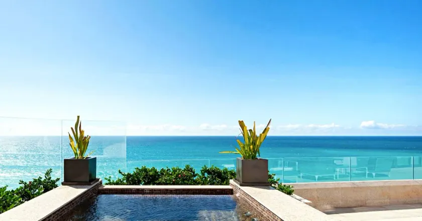 Modern Luxury Awaits: 3 Bedroom Oceanfront Condo at Garza Blanca - Image 1
