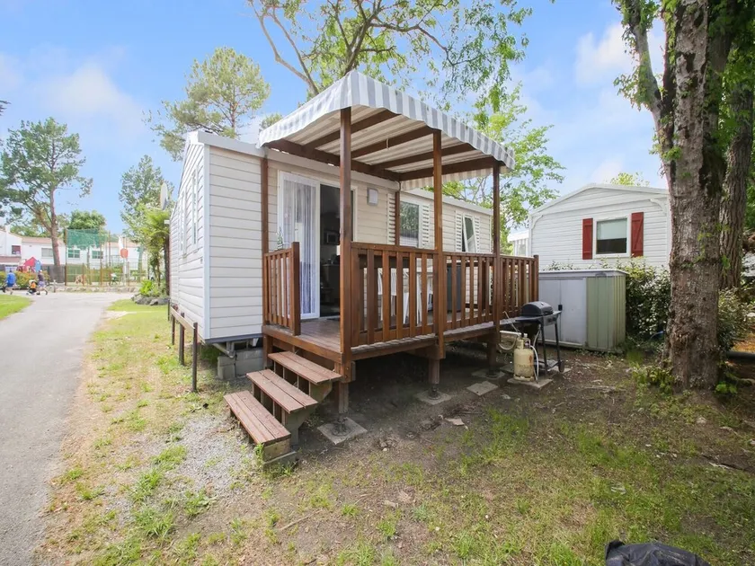 Cottage in Saint Jean de Monts with Sauna - Image 1