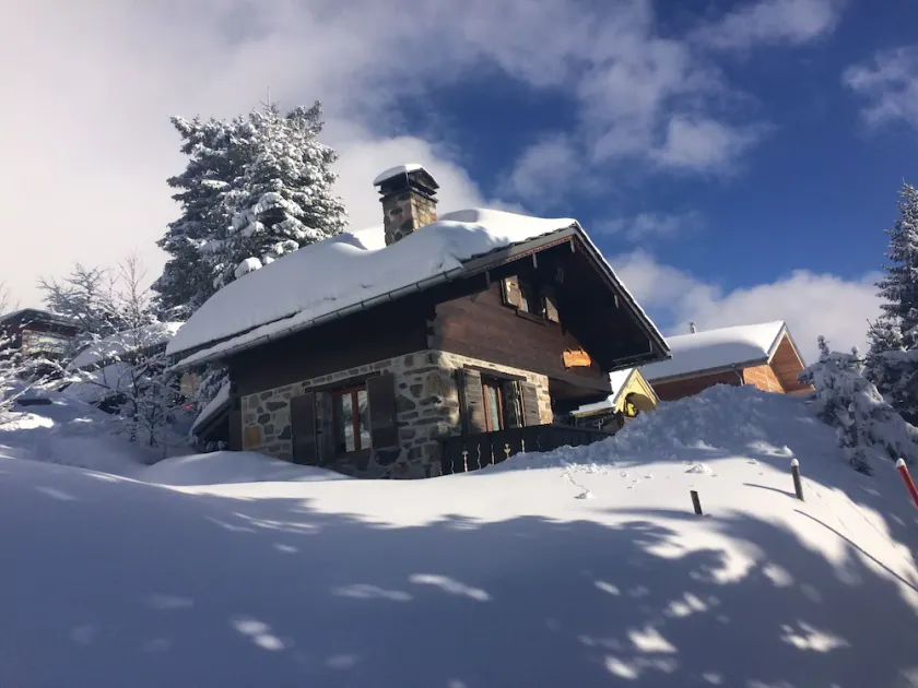 Chalet neuf pour 12 à Chamrousse, accès pistes proche - Image 1