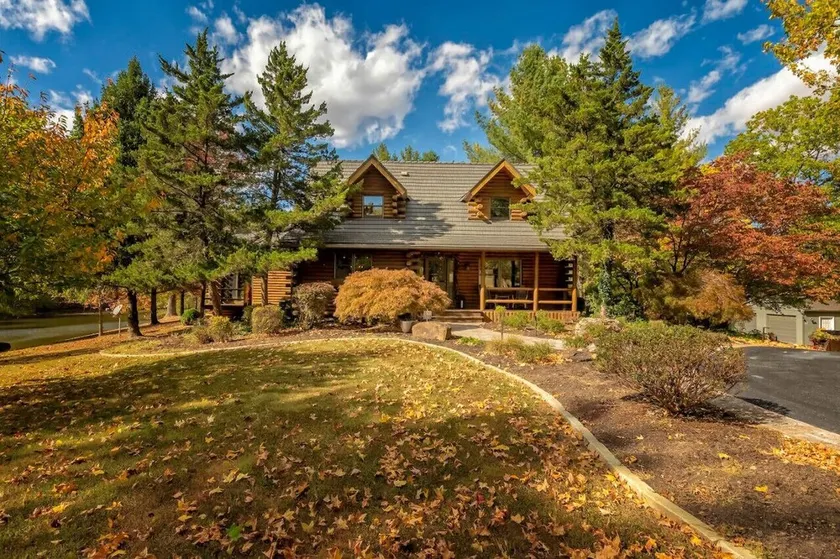 5 Star Cabin LUXURY AMMENITIES W/POOL HTUB close to WINE TRAIL, HIKING, FISHING - Image 1