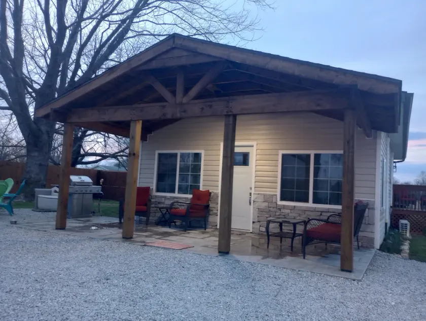 Lake Cottage Getaway at Pomme De Terre Lake - Image 1