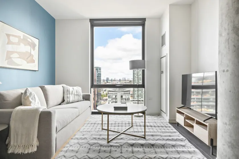 Upscale West Loop 1BR w/ W/D, Gym & Lounge, nr L, by Blueground - Image 1