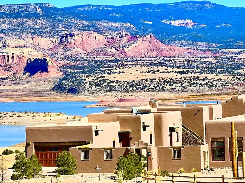 Secluded Desert Oasis: Luxurious Inn-Abiquiu Lake Views-Daily Gourmet Breakfast. - Image 1