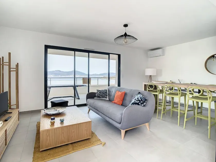 Superb T4 Apartment With Sea View - Pietrosella Porticcio - Image 1