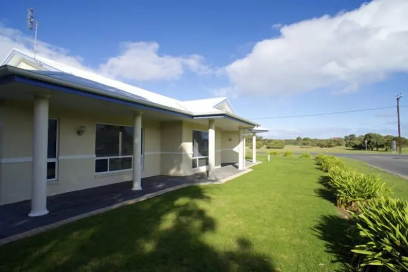 Starfish Blue - overlooking Robe Golf Course - Image 1