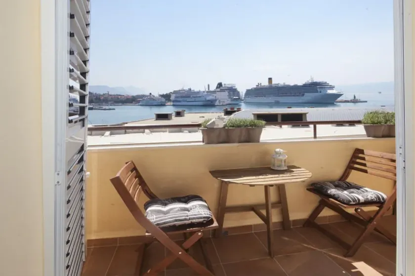 **** Appartement Xenios avec vue mer, front de mer, vieille ville, balcon, climatisation - Image 1