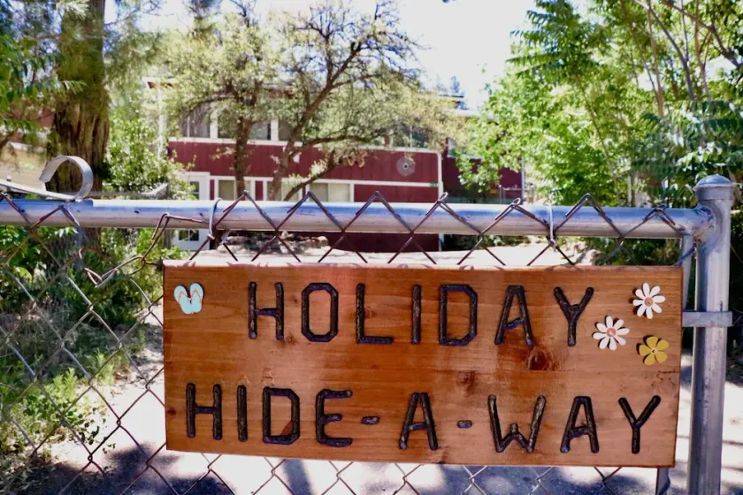 Location Hide Away Cabin - Image 1