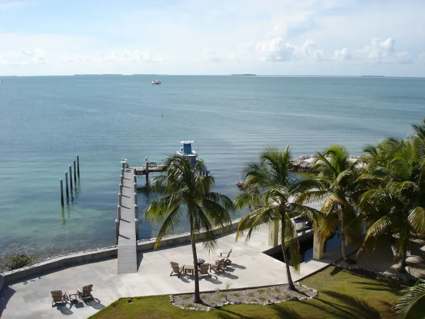 Sunset Reef - 4 bdrm, Bayside Private Gated Estate, pool, spa, dybt vand dock - Image 1