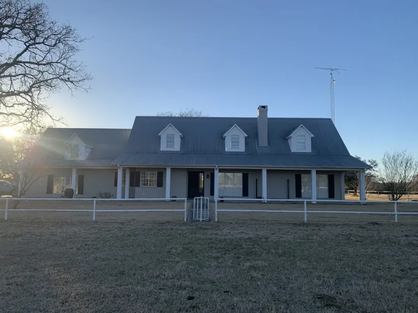 Modern farmhouse retreat on 55+ acres between DFW and Houston. - Image 1
