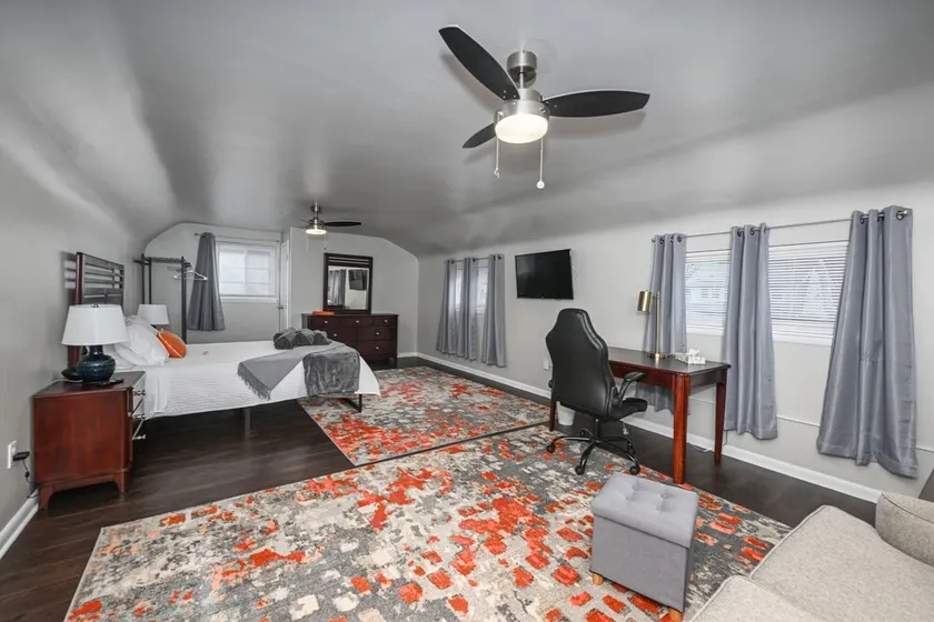 Scenic hiking in Cuyahoga Valley National Park! 3BR house, central air & laundry - Image 1