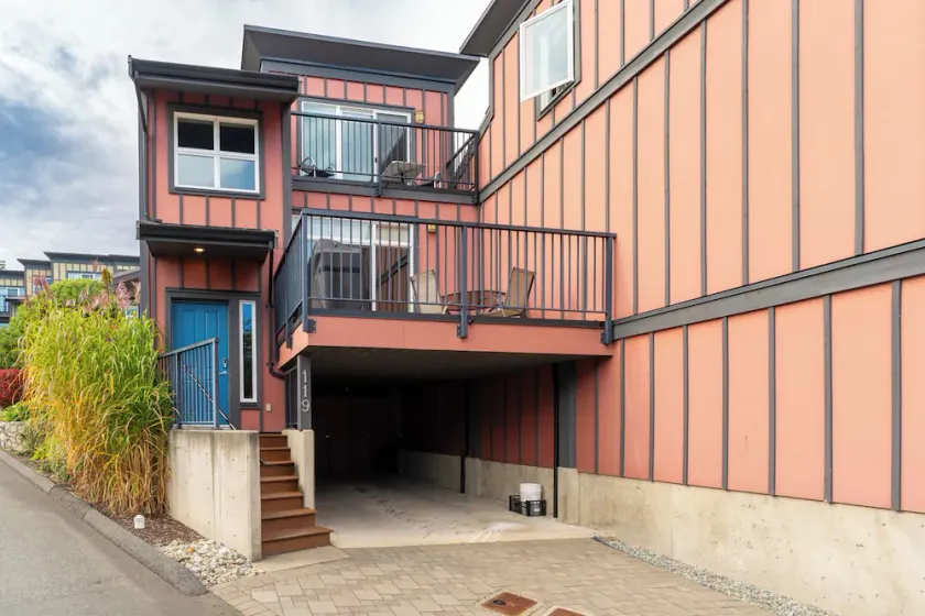 Sooke Oceanside Townhouse - Image 1