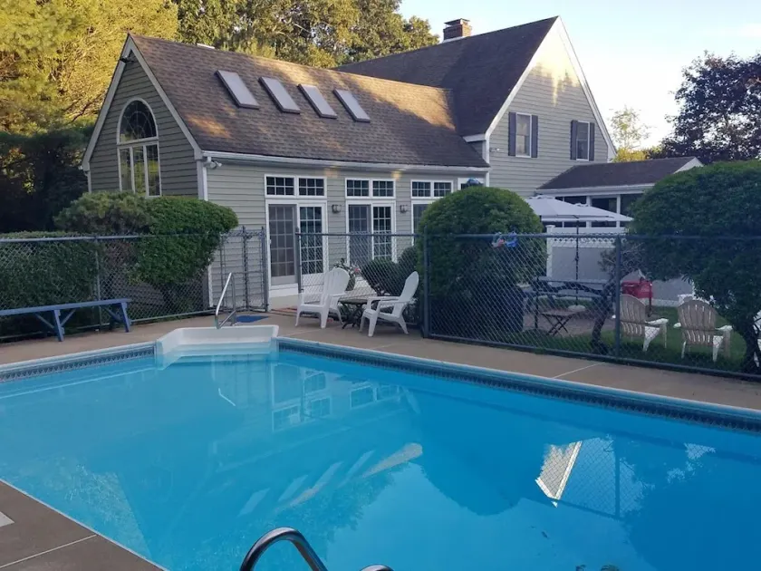 Relaxing private poolside retreat 5 minutes from the beach! - Image 1