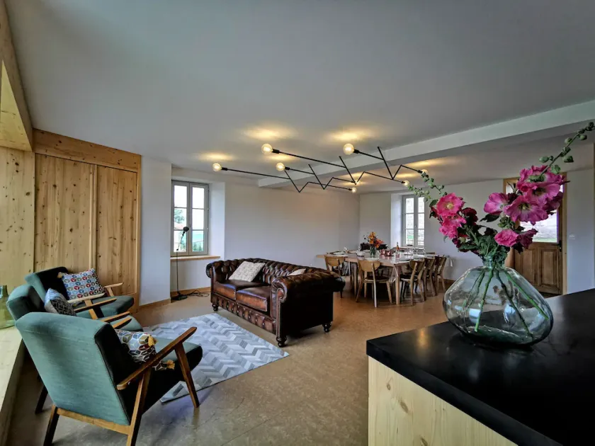 Nature Retreat: Cozy Cottage with Panoramic Views, Perfect for Family & Friends Near Lyon & Clermont-Ferrand - Image 1