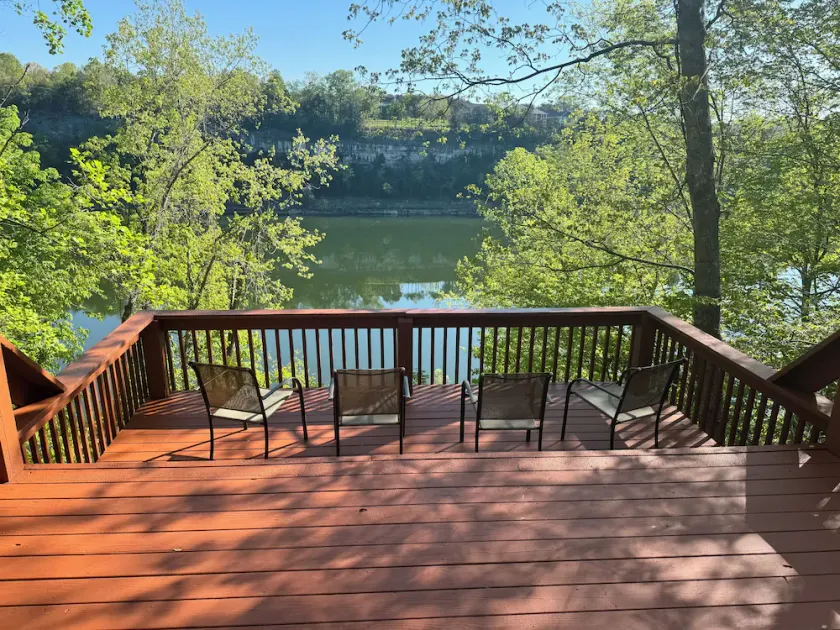 Lakefront Cabin: Privat Vand Access, Boat Parkering, Udsigt til sø og Wi-Fi - Image 1