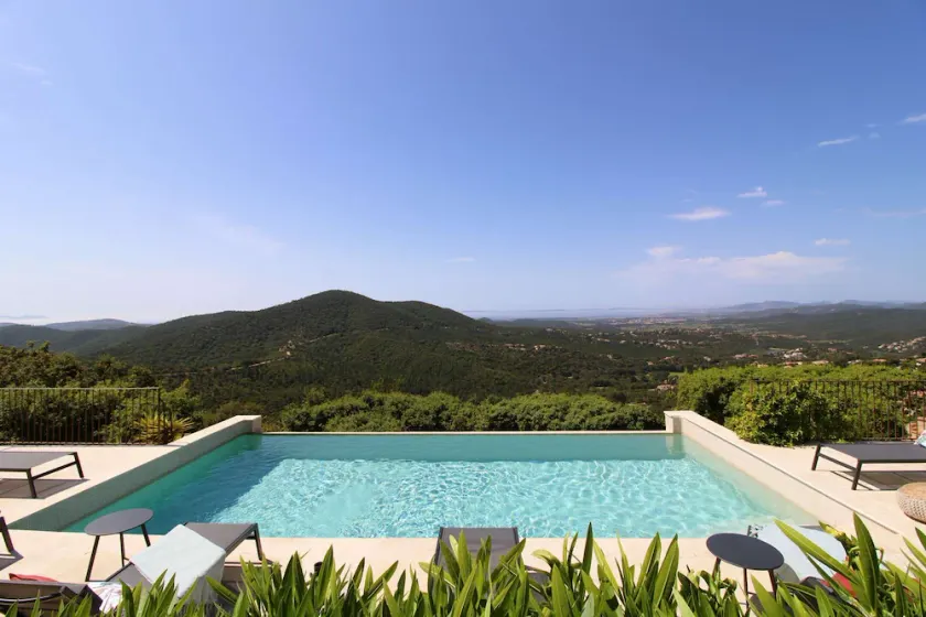 Klimatisierte Villa für 8 Personen mit beheiztem Pool und Panoramablick auf das Meer in La Londe-les-Maures - Image 1