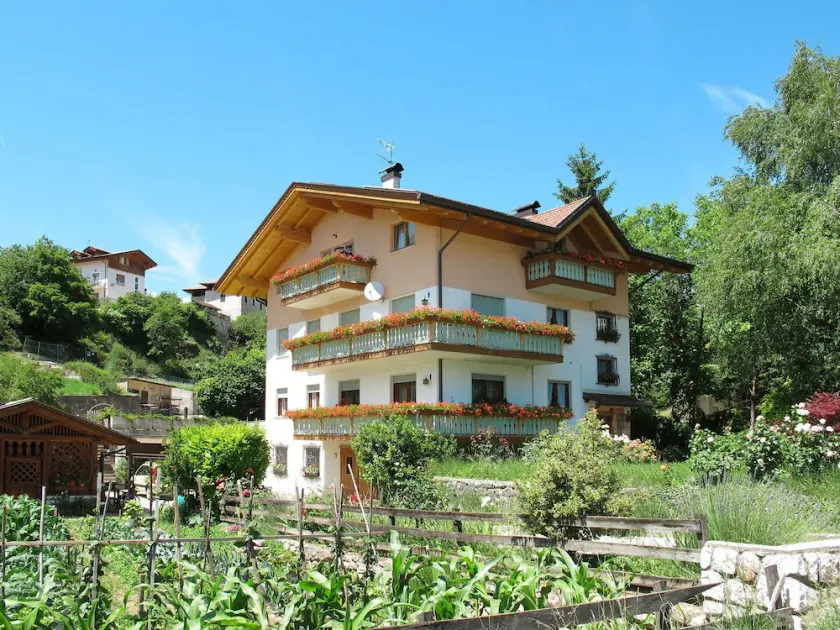 Schöne Wohnung für 6 Personen mit  W-LAN, TV, Innenhof und Haustiere erlaubt - Image 1
