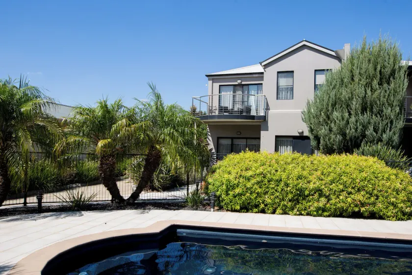 Villa Crystal 1Yarrawonga - Image 1