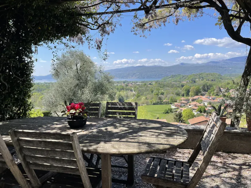 Cozy house with stunning views of Lake Maggiore - Image 1