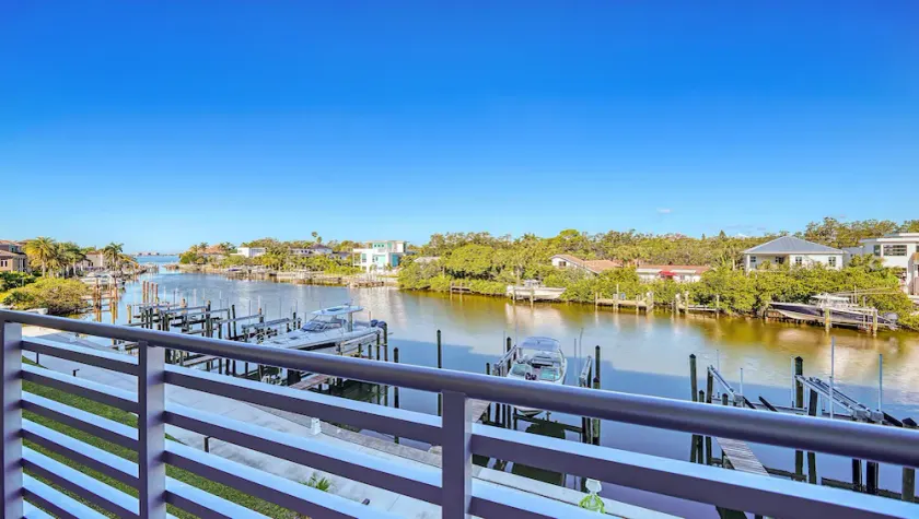 Charming Waterfront 1/1.5 Beautiful Sunsets at the Strand! - Image 1
