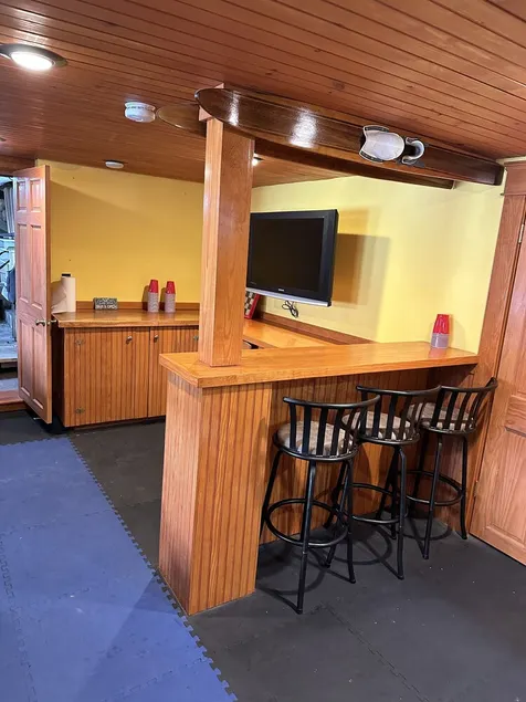 Charming home on Lake Quinsigamond! - Image 1