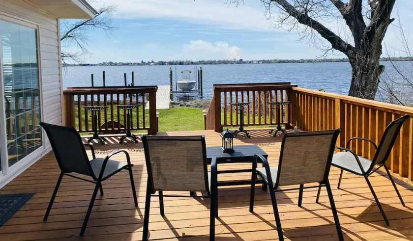 Cozy riverfront cottage with an amazing view, minutes from downtown New Bern. - Image 1
