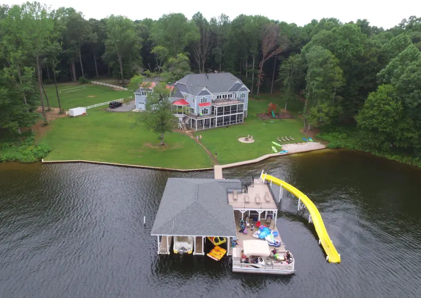 Eagle's Cove, 8800 SF / 12 Acres + 3/4 Meile Wasserfront - Opt Boat Rntl - Image 1