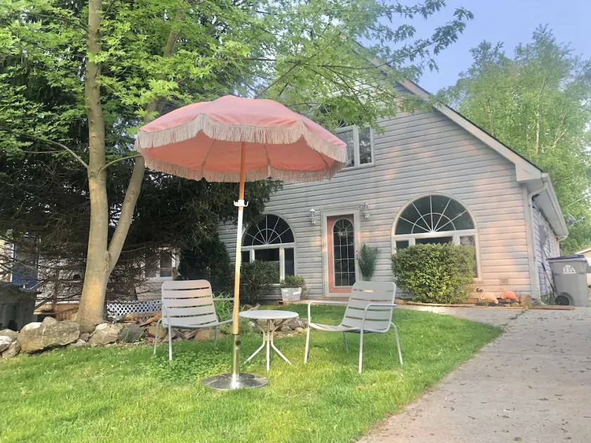 Lambton Shores Beach House - Image 1