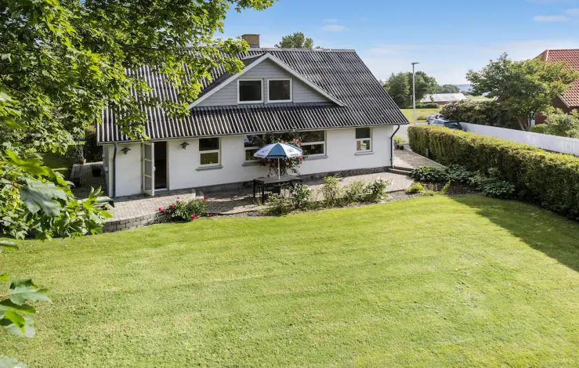 3 bedroom beautiful home in Roslev - Image 1