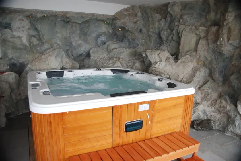 Naturpark-, Weinbergferienhaus Uhl bubbelpool och bastu - Image 1