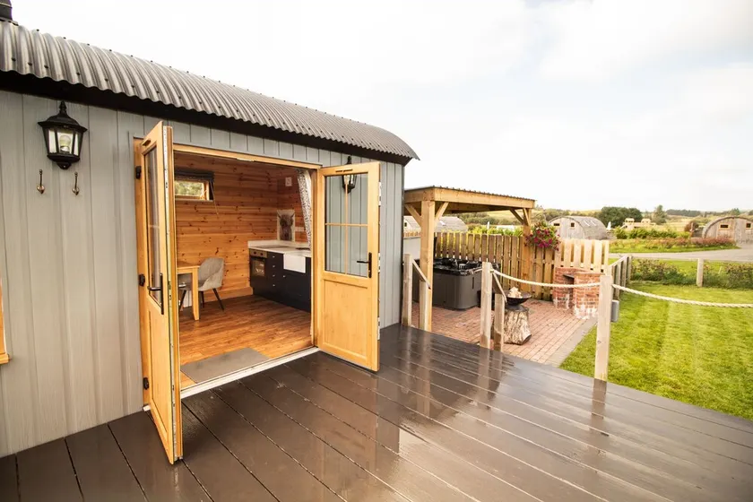Lily -  a shepherds hut that sleeps 3 guests  in 1 bedroom - Image 1