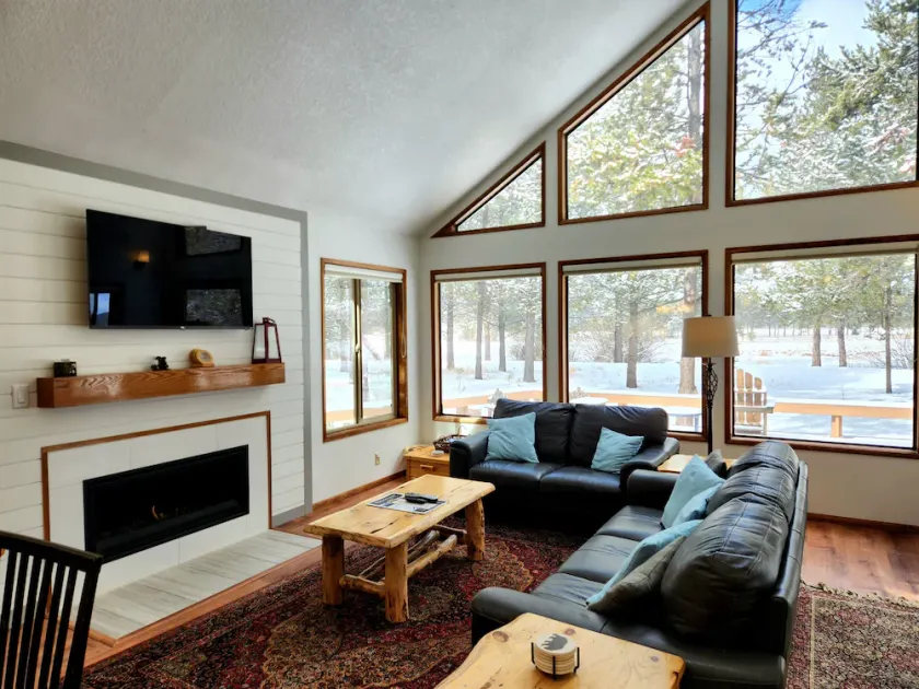 Sunriver Hideaway with Access to The Cove - Image 1