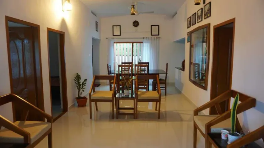 3 Bedroom Gated Farm House with ample parking - Image 1