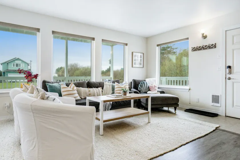 Family-Friendly, Two-Level Home w/Free WiFi, Gas Grill, Washer/Dryer, & Balcony - Image 1