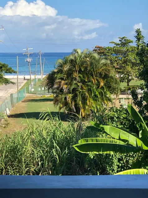 3bed / 3bath! Vista al mar, con piscina !! - Image 1