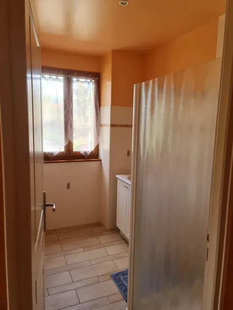 Appartement 130 M² Cour Privative Ruisseau Sous Balcon - Image 1