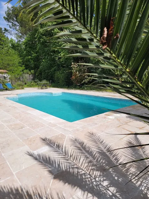 House with garden - Image 1