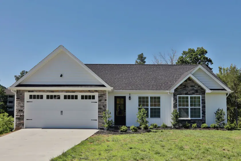 Brand New Lake House on Norris Lake ~ Includes Paddle Boards and Kayaks! - Image 1