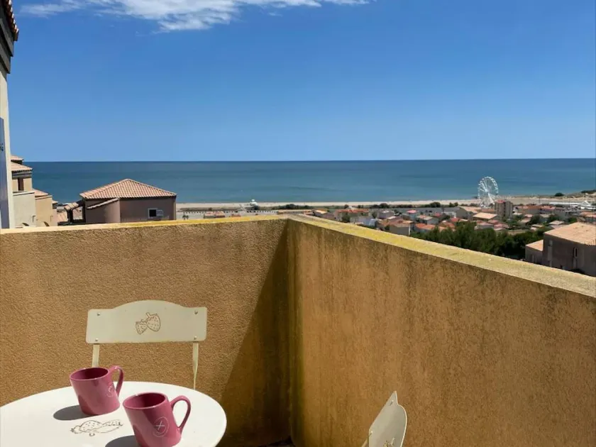 SP520-I188 Appartement 2 pièces SAINT PIERRE LA MER - Image 1
