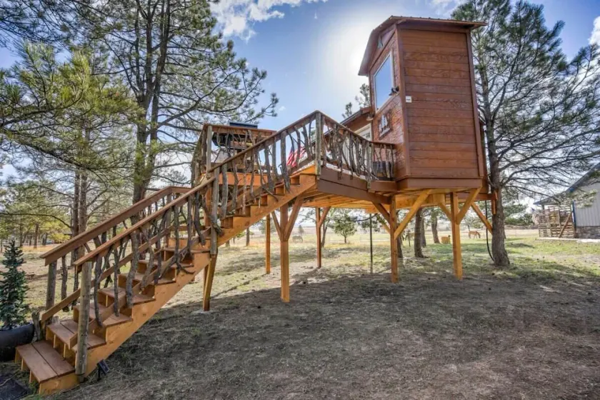Treehouse Mountain Views Unique Ranch Experience - Image 1