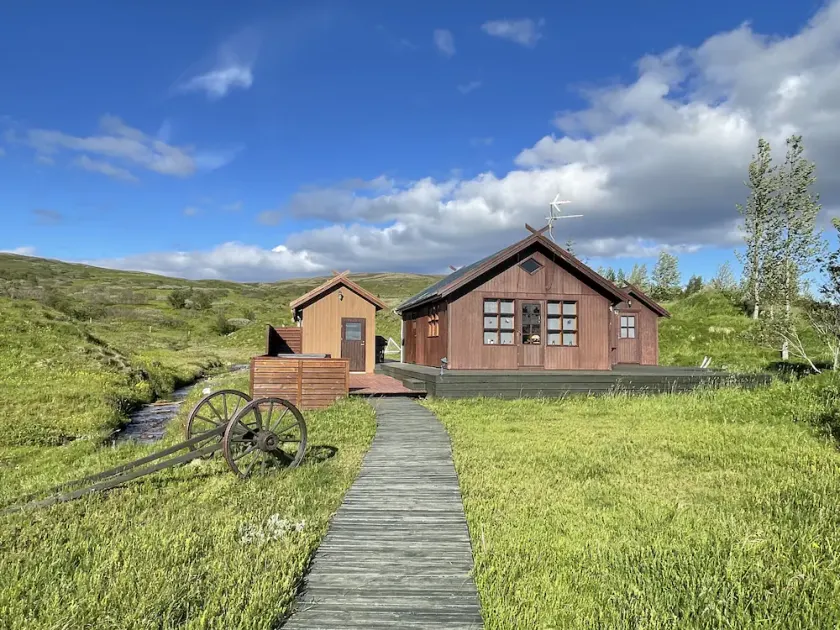 Cozy cabin on the Golden Circle, only 8 min drive to Geysir & Gullfoss - Image 1