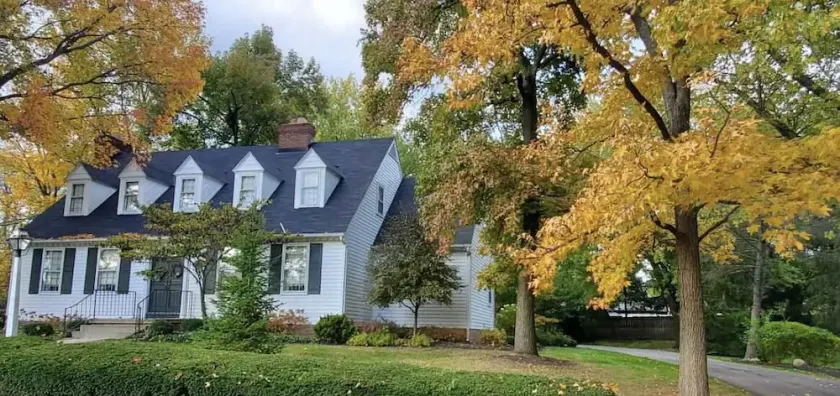 Recently remodeled Colonial-style home with room for the whole family! - Image 1