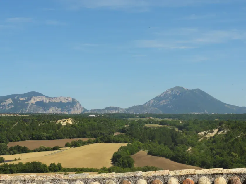Proche des Gorges du Verdon Appartement avec jardinet, terrasse, vue panoramique - Image 1