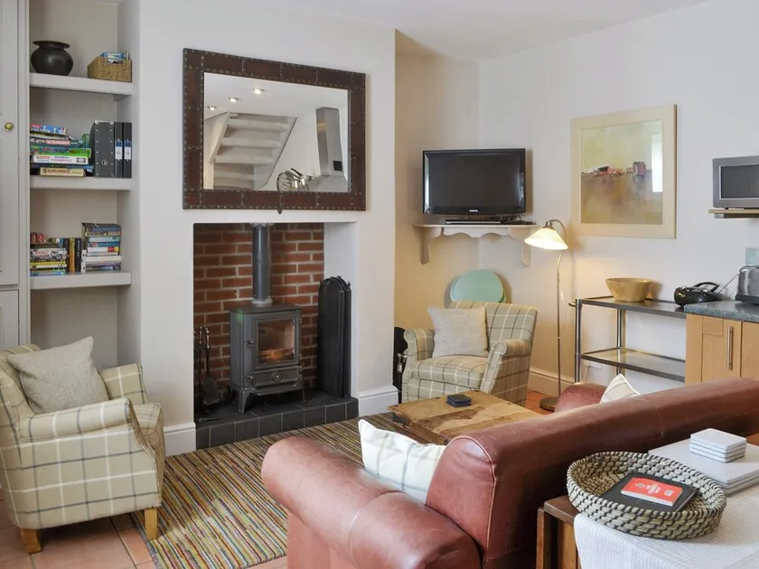 2 bedroom accommodation in Warkworth - Image 1