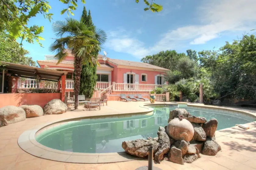 Superb 16-bed villa 5 minutes from the sea - Image 1