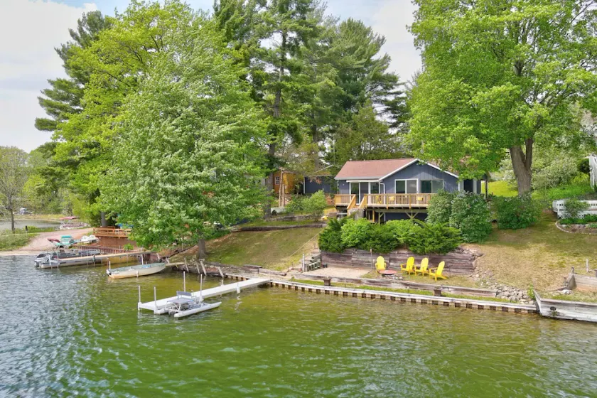 Enchanting, Romantic Lakefront Cottage, Close to Frankenmuth - Image 1