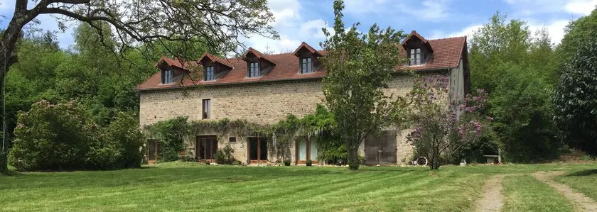 Bellissimo fienile ristrutturato, 16 posti letto, piscina privata riscaldata, vicino alla spiaggia del fiume. - Image 1