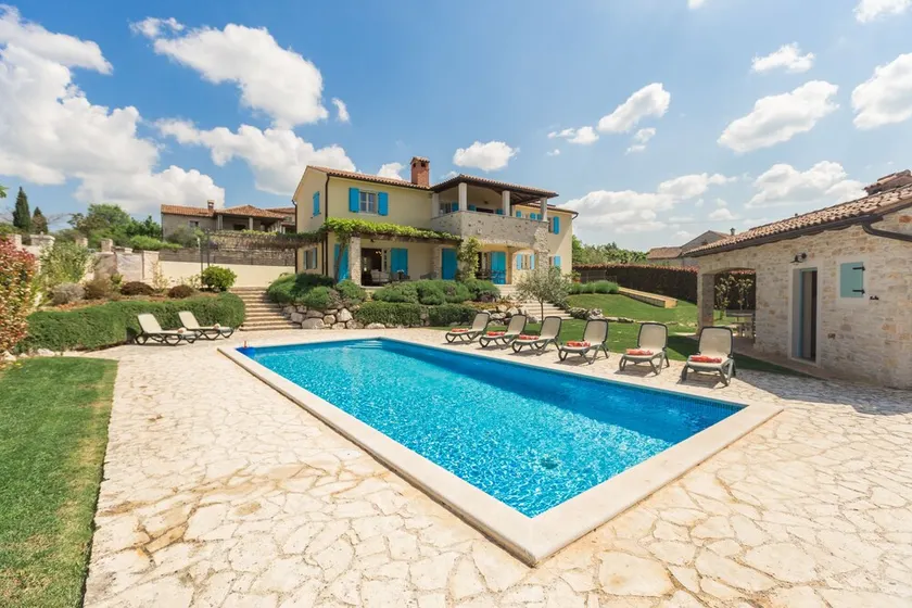 Villa Vista Azzurra with pool, summer kitchen and well-tended garden - Image 1