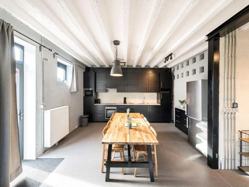 Holiday home with garden and roofed terrace - Image 1